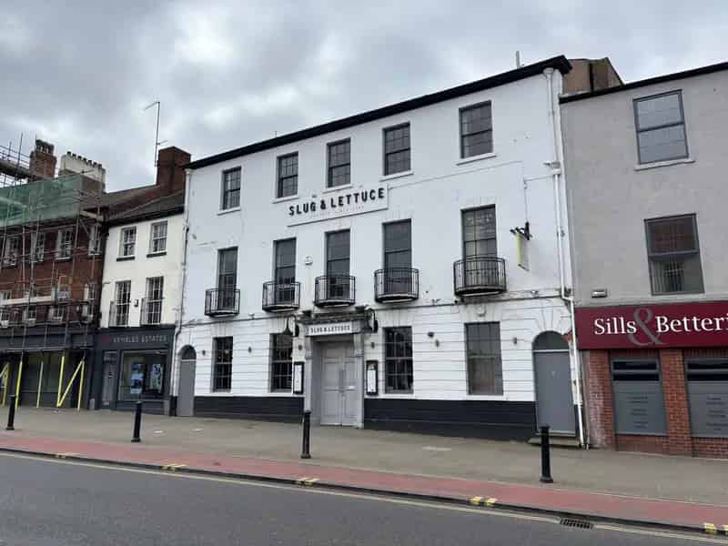 Doncaster City Centre Bar and Office Space For Sale