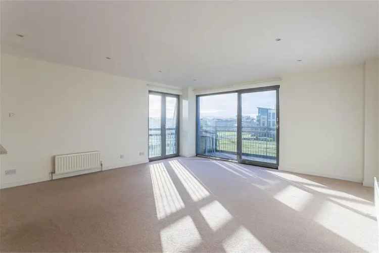 2 Bed Flat - Third Floor with 1 Reception Room