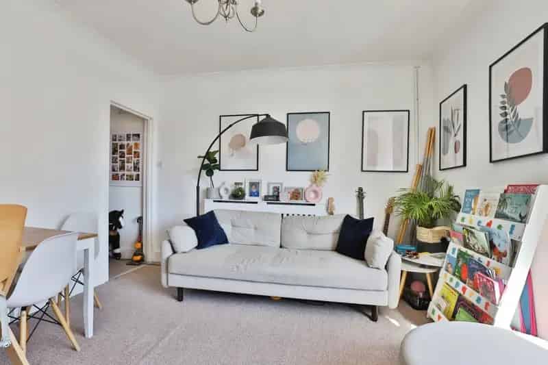 Two-Bedroom Maisonette in Poole Near Hospital