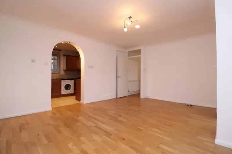 3 Bedroom Flat House to Rent in Clapton