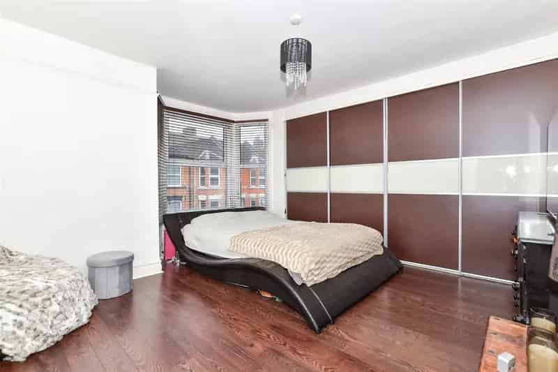 3 Bedroom Edwardian Terrace House for Sale Near Gillingham Station