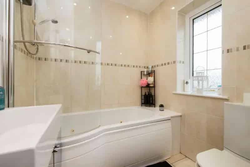 3 bed house for sale
