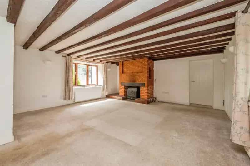 Six Bedroom Detached Cottage Rural Location