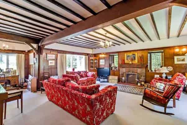Warren House: 5-Bedroom Family Home with Large Garden and Development Potential