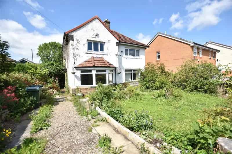 2 Bedroom Detached House For Sale - Renovation Project
