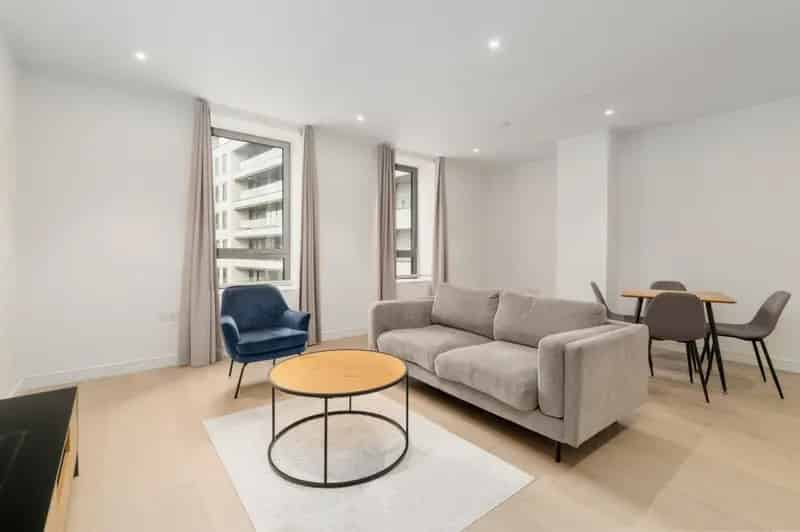 740sqft Canary Wharf Studio Flat for Sale