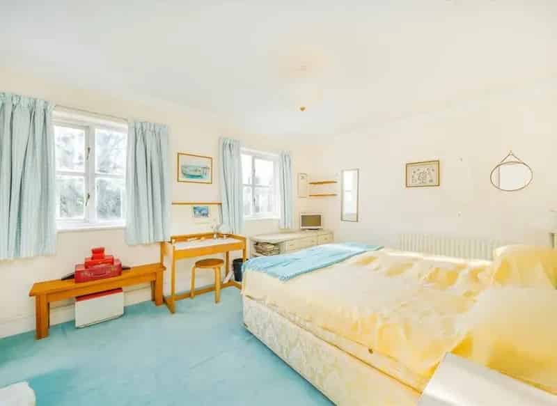 Four Bedroom Family Home in Gated Mews Development near Putney Heath