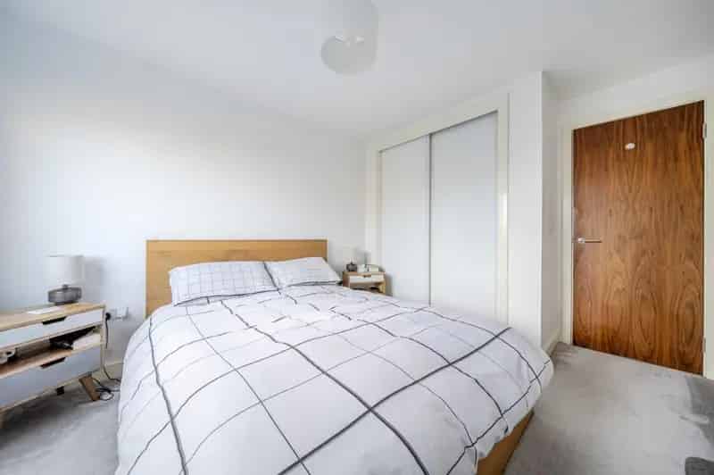 2 Bedroom Flat for Sale in Basingstoke - Churchill Place