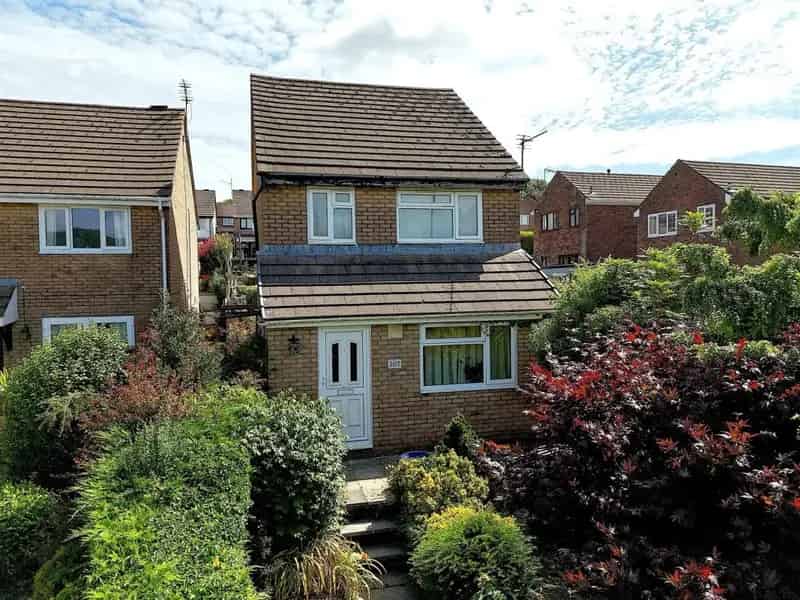 3 bedroom detached house