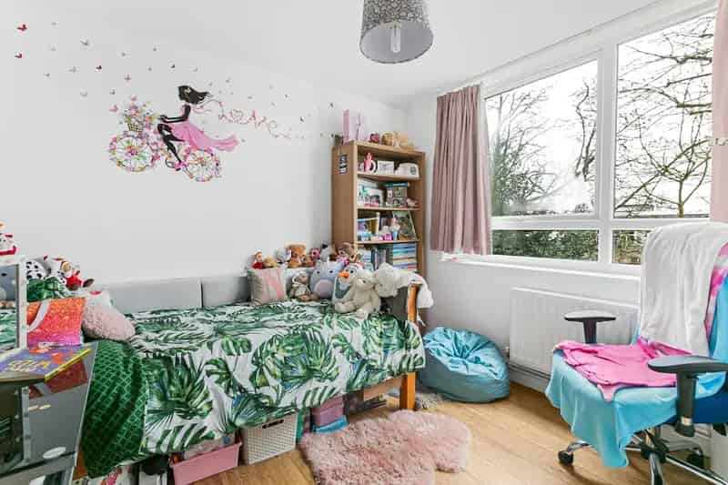 2 Bed Apartment Near St Albans City Station - Garage & Parking
