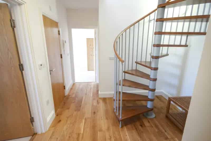 3 Bedroom Flat To Rent Available May 14 2025