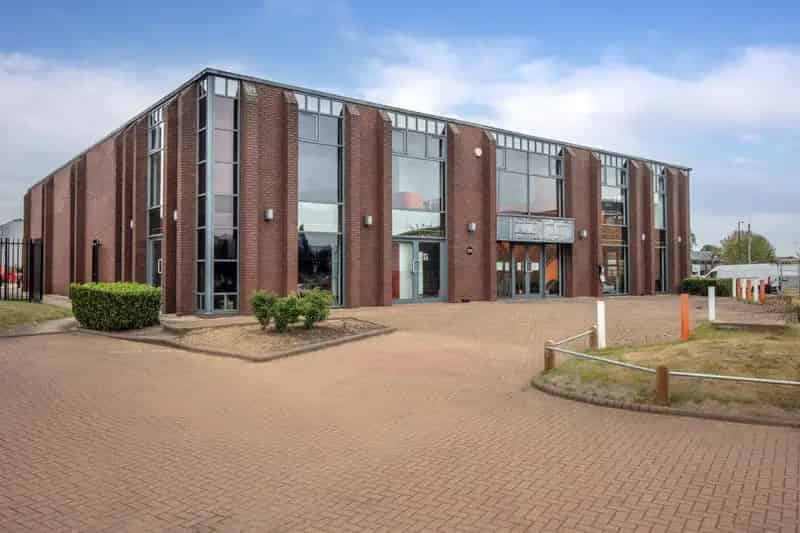 Modern Industrial Warehouse Unit Slough Trading Estate