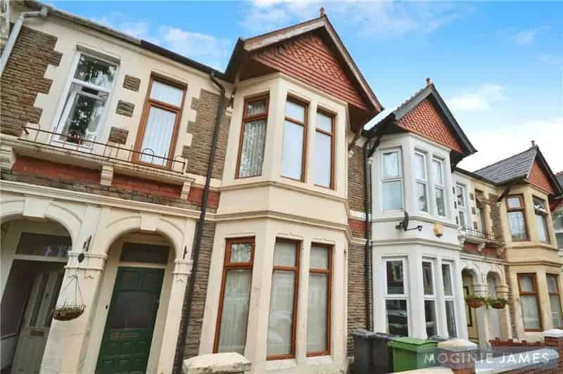 3 Bedroom Extended Terrace House For Sale