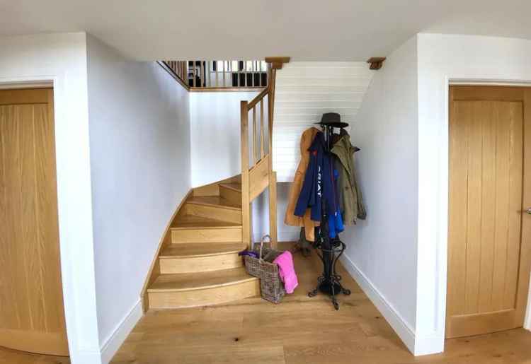 5 Bedroom House for Sale