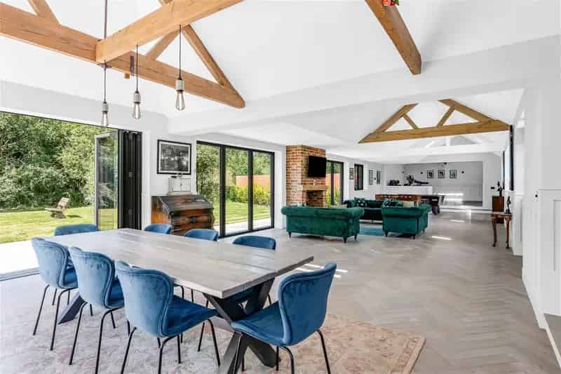 6 Bedroom Barn Conversion with Annexe Chelmsford
