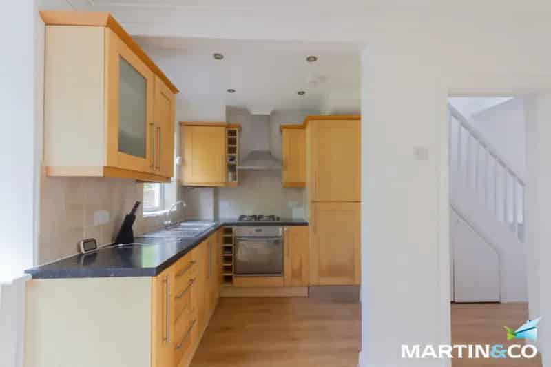 3 Bedroom Semi-Detached House with Garden and Off-Road Parking