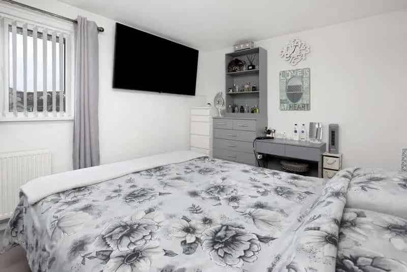2 Bed Semi-Detached House for Sale
