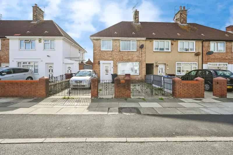 3 Bedroom End Terrace House for Sale - Auction