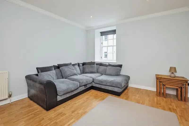 2 Bedroom Mews House for Sale in Edinburgh's Old Town