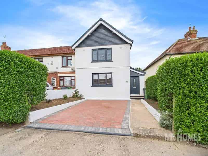 5 Bedroom End Terrace House For Sale Full Renovation