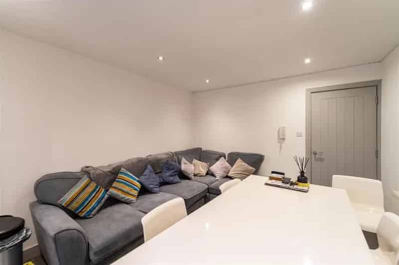 6 Bedroom Student House 6 Shower Rooms 2025 2026 Academic Year