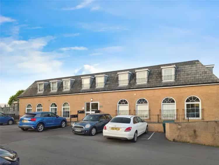 2 Bedroom Apartment for Sale Chain Free
