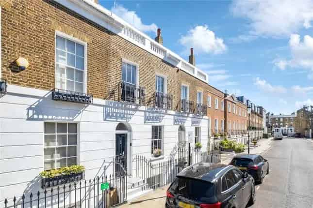 Family House for Sale in Chelsea SW3