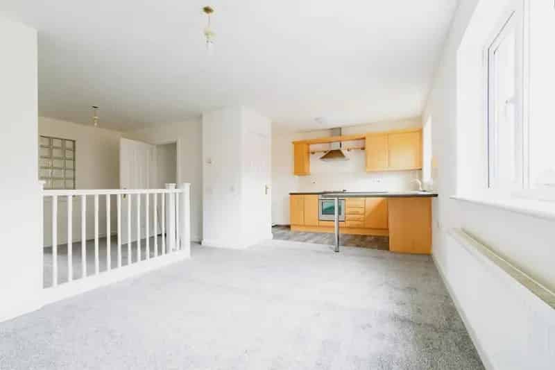 2 Bedroom Flat for Sale in Swinton