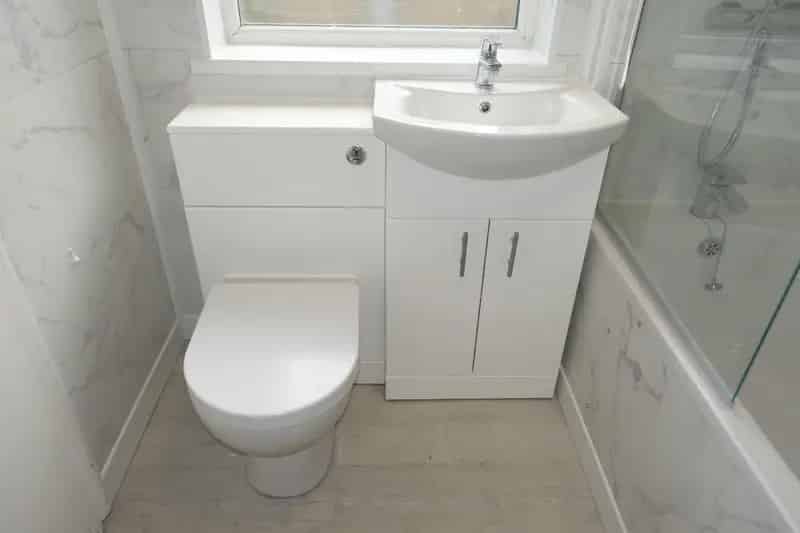 4 bedroom House
 To Let