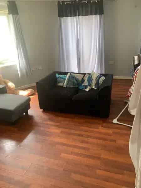 Spacious 2-Double Bedroom Flat with Large Living Area and Communal Garden