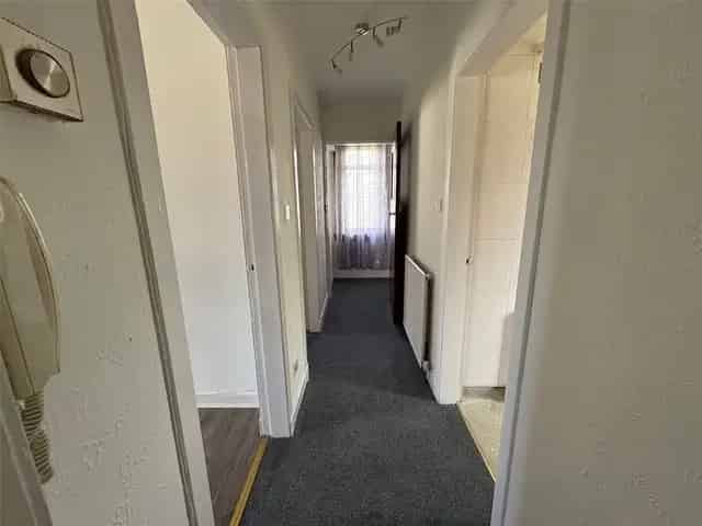 1 Bedroom Flat for Sale in Carmyle Glasgow