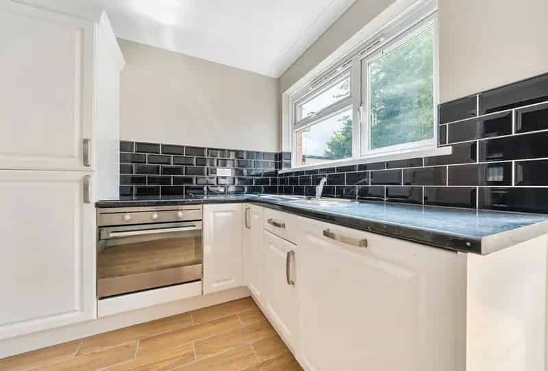 1 Bedroom Flat for Sale Near Westbury Village