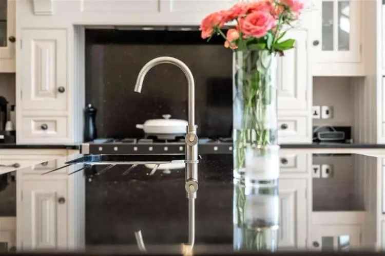 6 Bedroom Semi Detached House For Sale