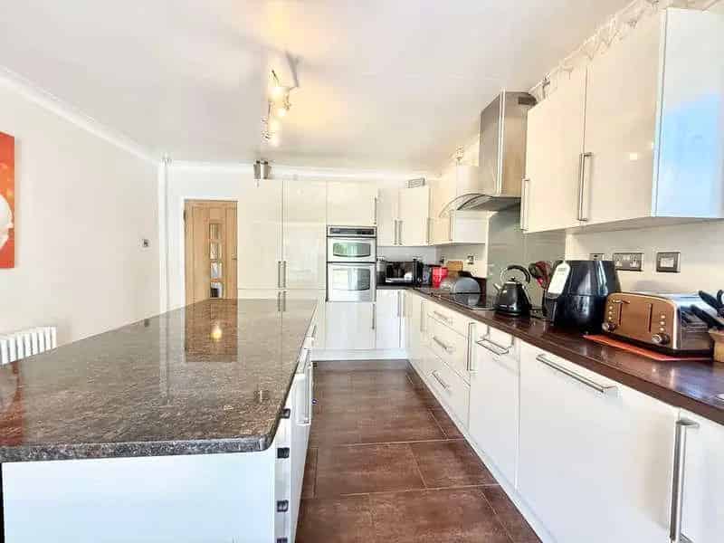 4 Bed House For Sale Near Forest Walks