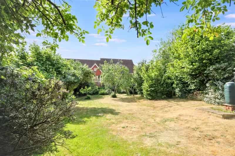 3 Bedroom Detached Bungalow for Sale in Bedford
