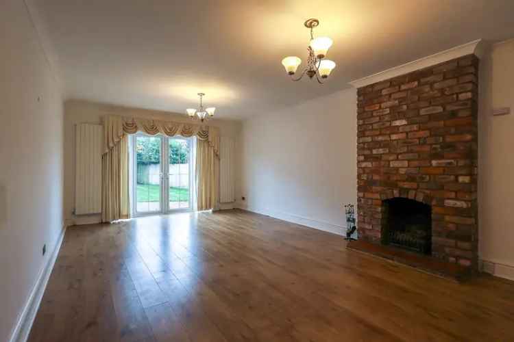 4 Bedroom Family Home with Double Garage and Garden