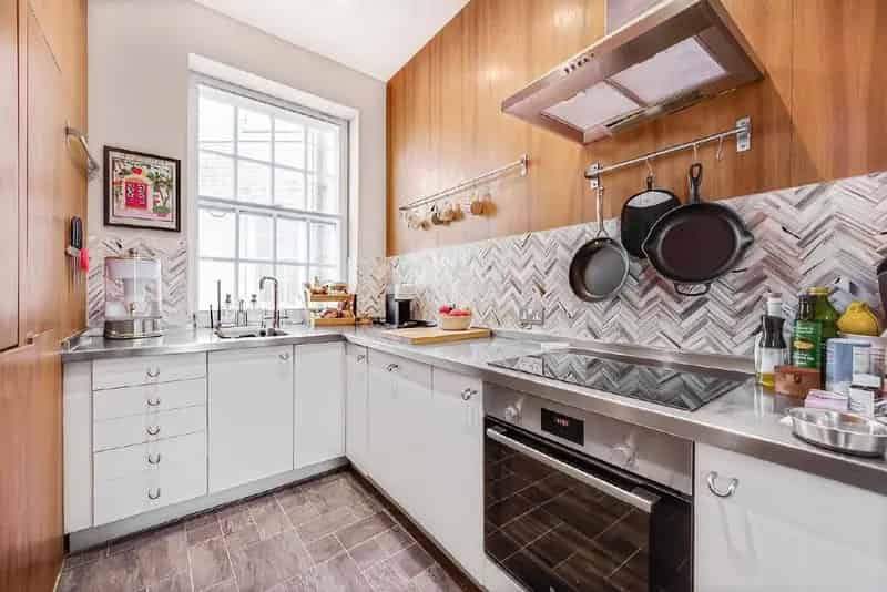 3 Bedroom Apartment Baker Street Spacious Open Plan High Ceilings