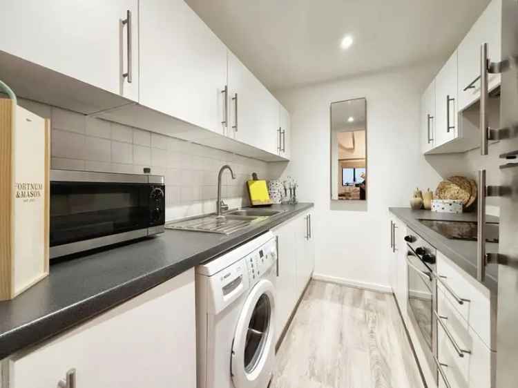 1 Bedroom Flat for Sale London E13 High Ceilings Modern Renovation Allocated Parking