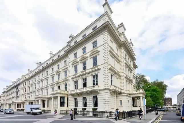 Luxury 4-Bed Duplex Penthouse Apartment Princes Gate London