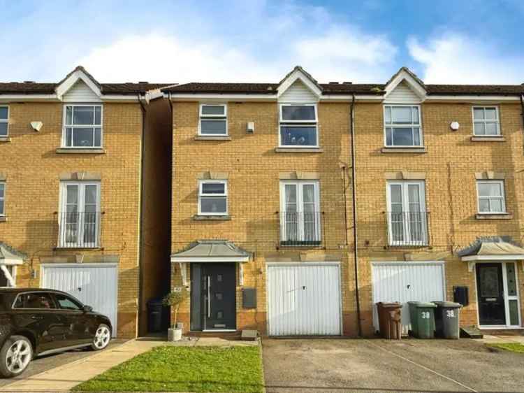 3 Bedroom Townhouse for Sale in Cote Farm