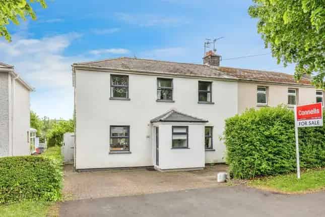 Three Bedroom Semi-Detached House Brookleaze Bristol