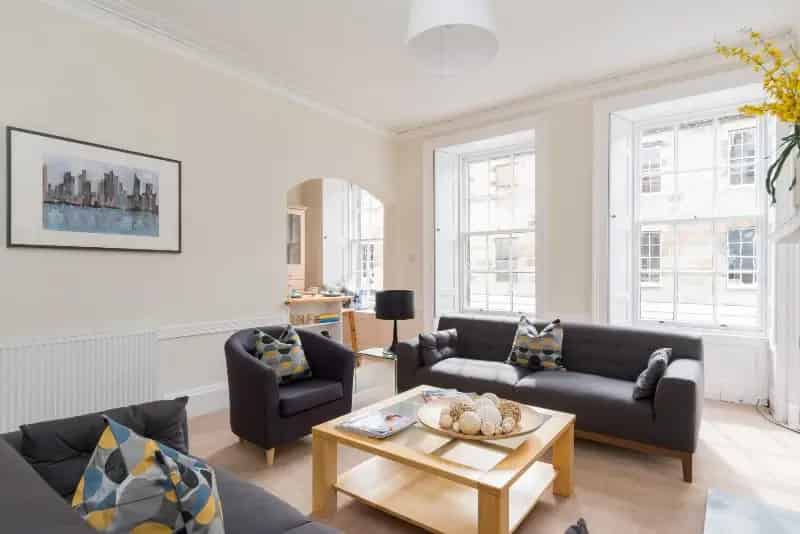 3 Bedroom Flat House to Rent