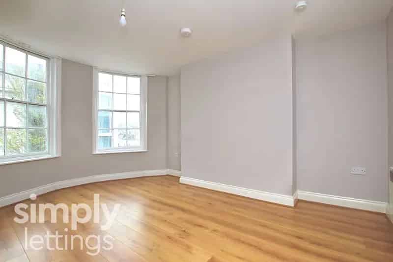 1 Bedroom Flat to Rent Central Brighton Water Rates Included
