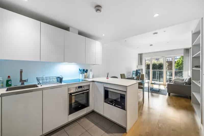 1 bedroom Flat
 For Sale
