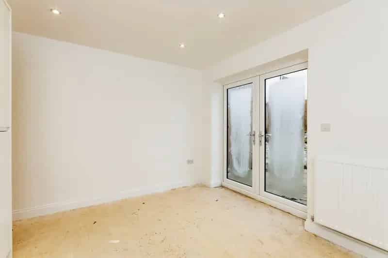 Three Bedroom House Robinson Road Nottingham