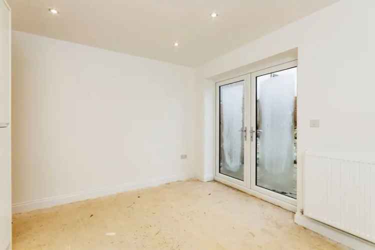 Three Bedroom House Robinson Road Nottingham