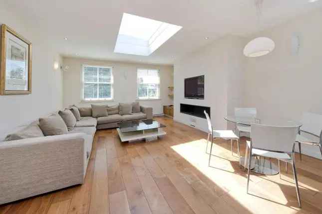 Flat to rent in Bolton Gardens, London SW5