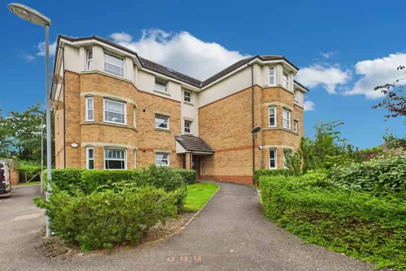 2 Bedroom Flat House to Rent Near Motorways
