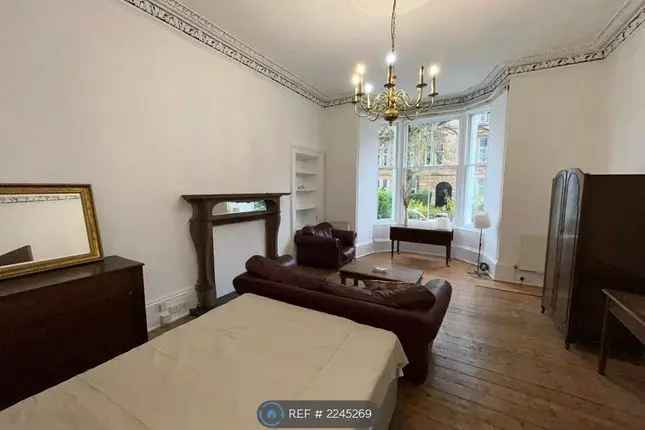 Terraced house to rent in Holyrood Crescent, Glasgow G20