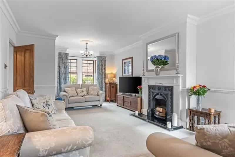 Impressive Victorian Family Home Four Double Bedrooms Large Garden